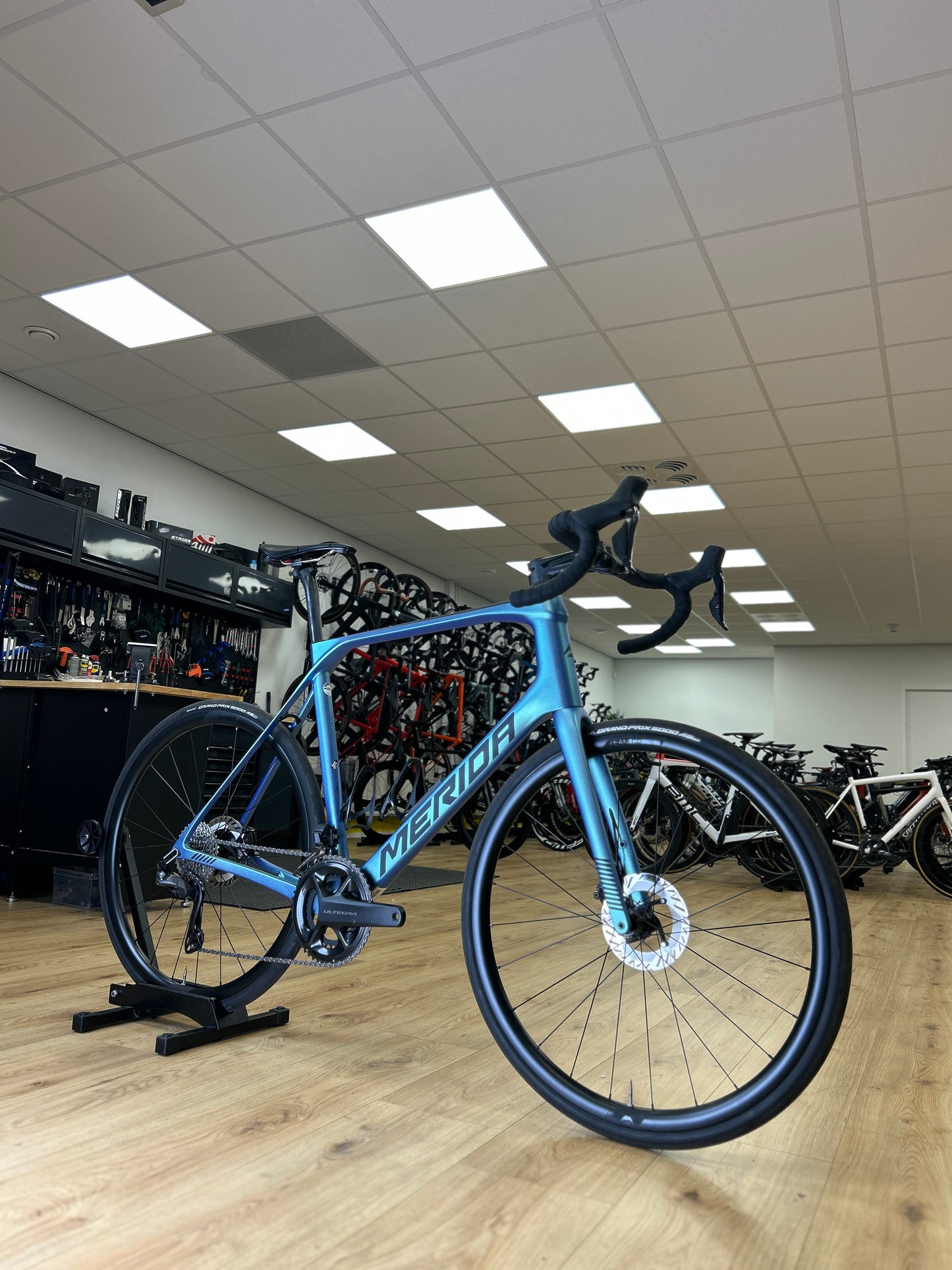 Merida Scultura Endurance 8000 Di2 Carbon Racefiets
