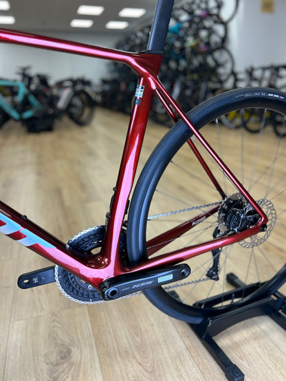 Demo Giant TCR Advanced 1 Di2 Carbon Road Bike