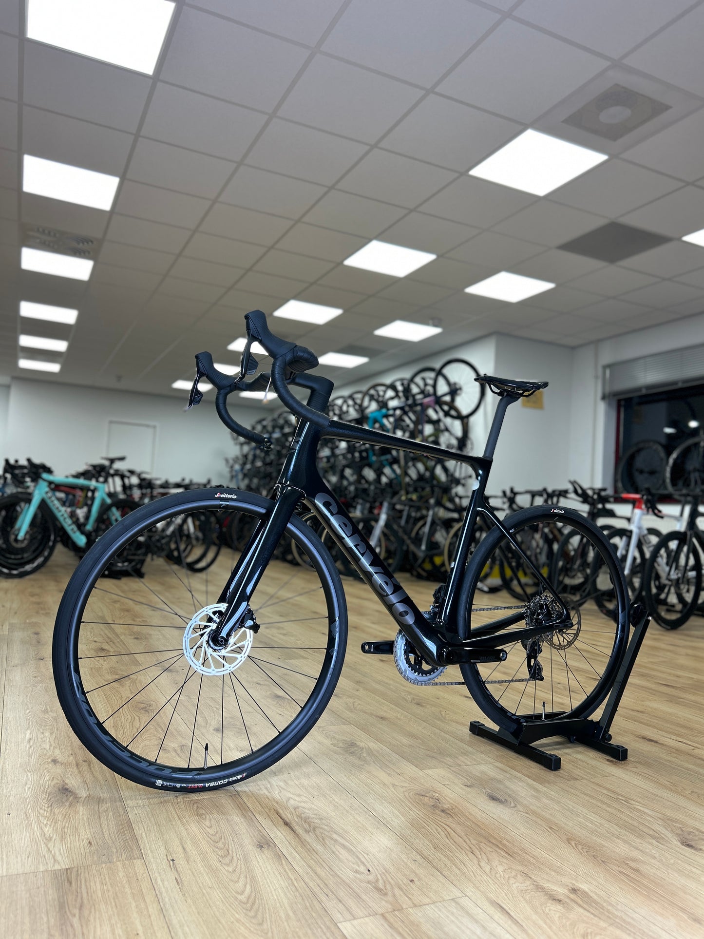 0km Showroom Model Cervélo Caledonia-5 AXS Carbon Racefiets