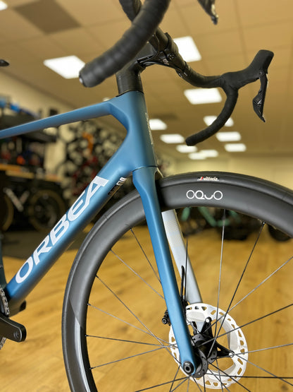 0km Showroom Model Orbea Orca M20iTEAM Di2 Carbon Racefiets
