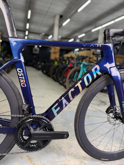 NIEUW Factor Ostro VAM Di2 Carbon Racefiets