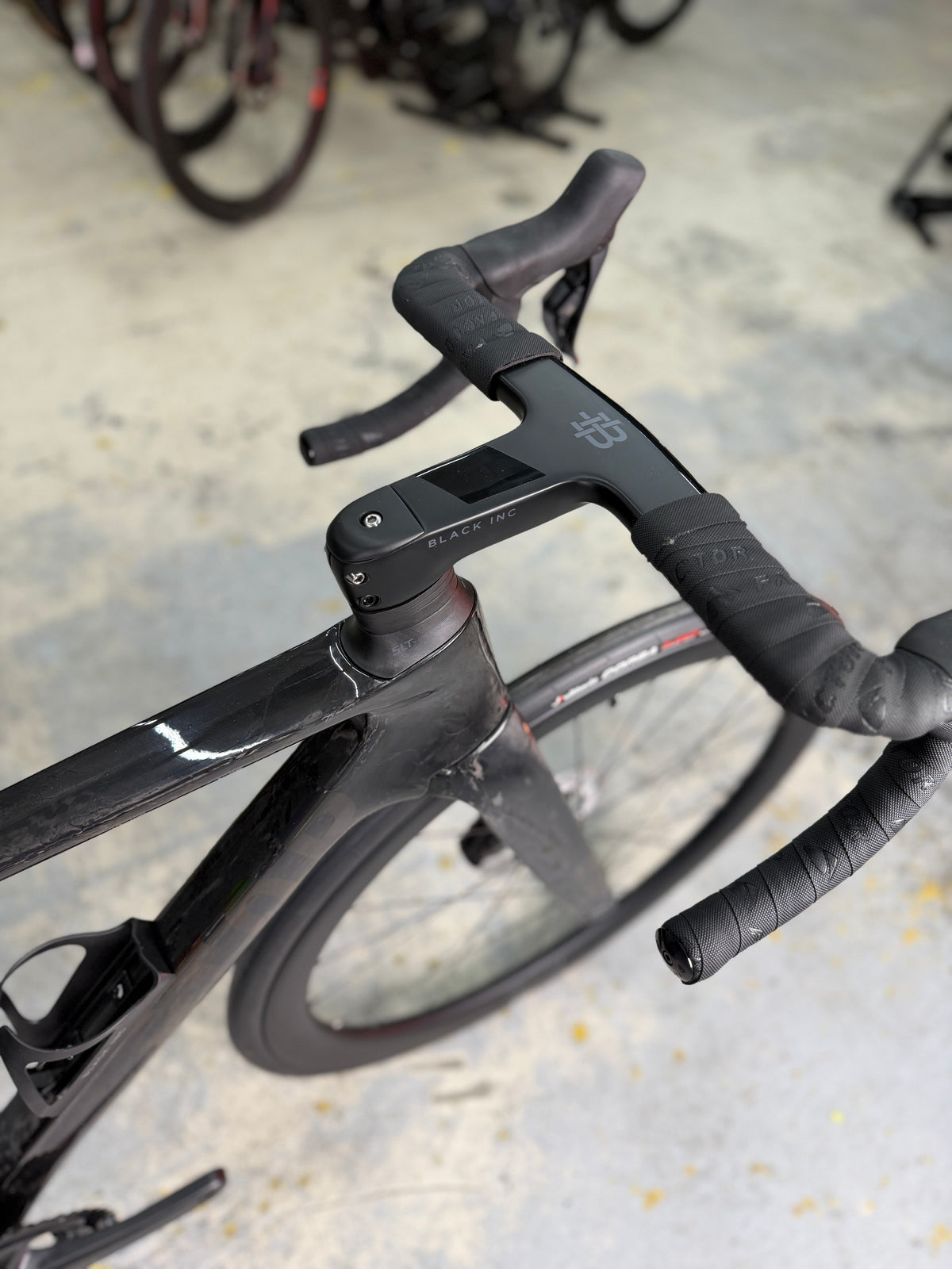 NIEUW Factor Ostro VAM Di2 Carbon Racefiets