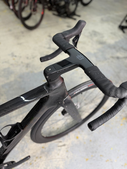 NIEUW Factor Ostro VAM Di2 Carbon Racefiets