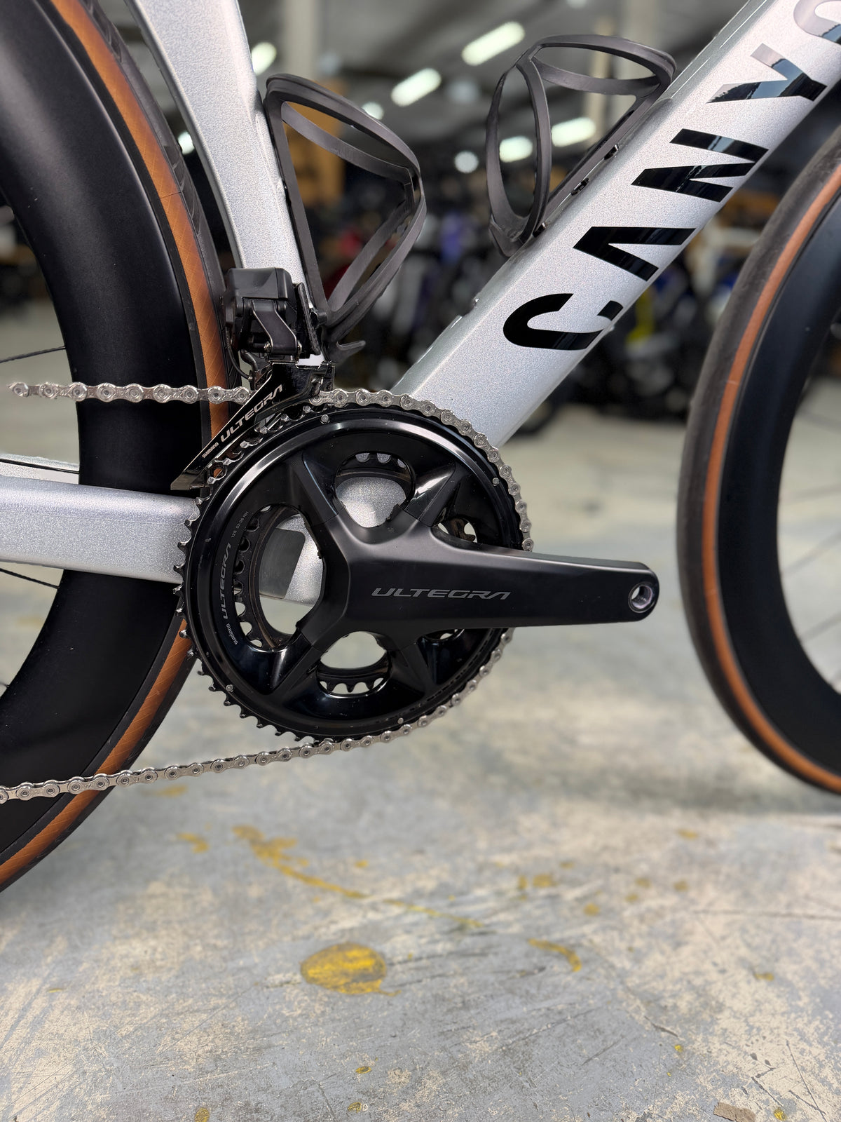300km Canyon Aeroad CF SLX Di2 Carbon Racefiets