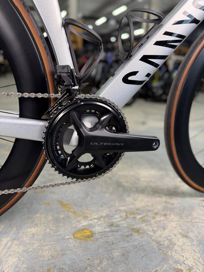 300km Canyon Aeroad CF SLX Di2 Carbon Racefiets