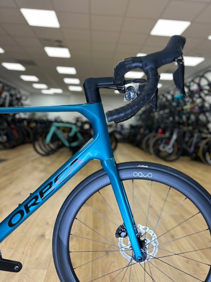 0km Showroom Model Orbea Orca M30iTEAM Di2 Carbon Racefiets