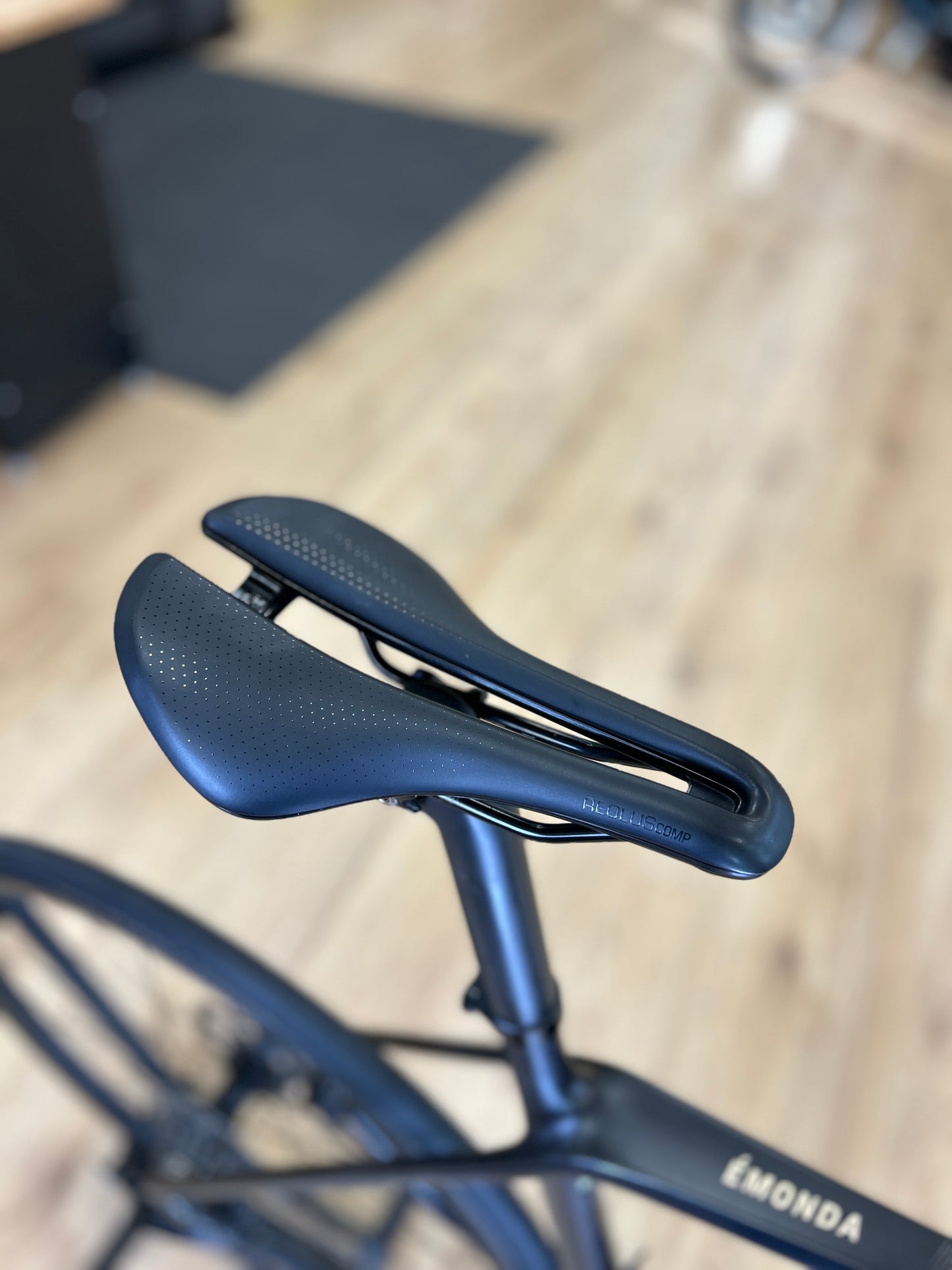 250km Trek Émonda SL6 Di2 Carbon Racefiets