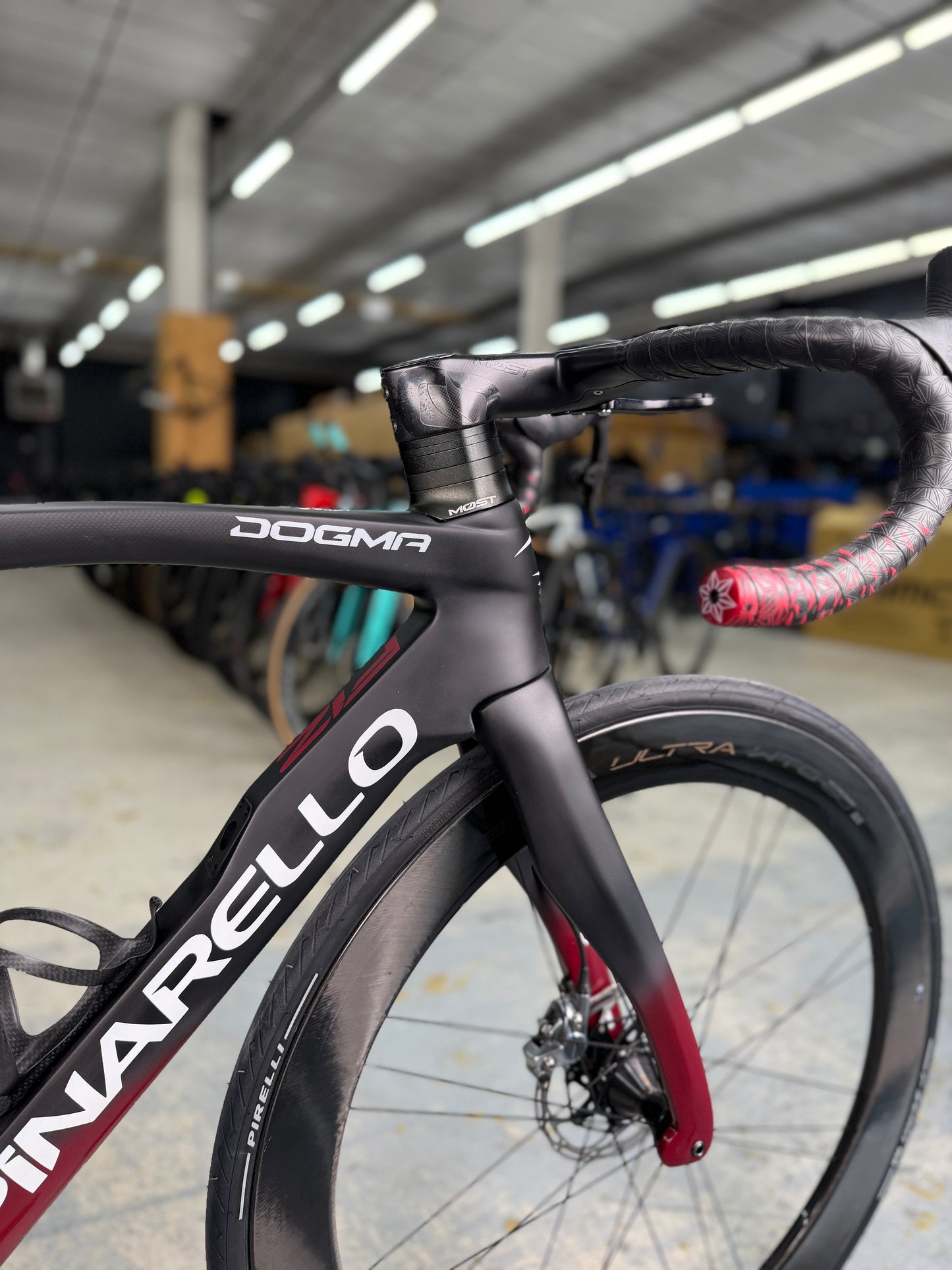 Pinarello Dogma F12 INEOS Team eTap Carbon Racefiets