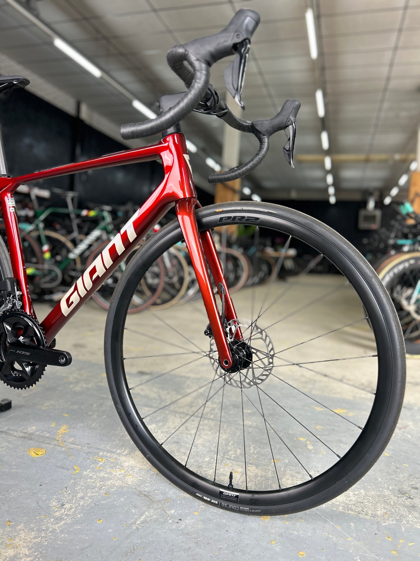 Showroom Model Giant TCR Advanced 1 Di2 Carbon Road Bike