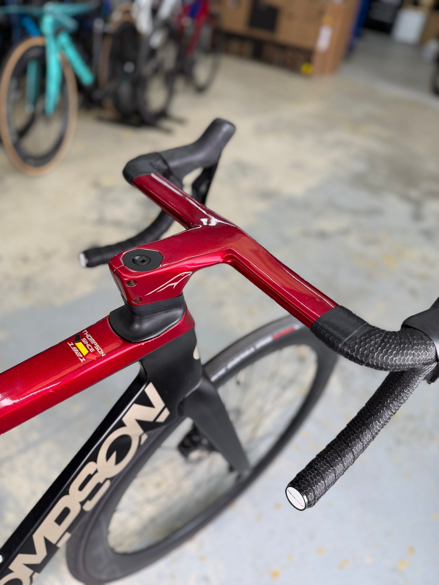 Thompson Falcon Di2 Carbon Racefiets