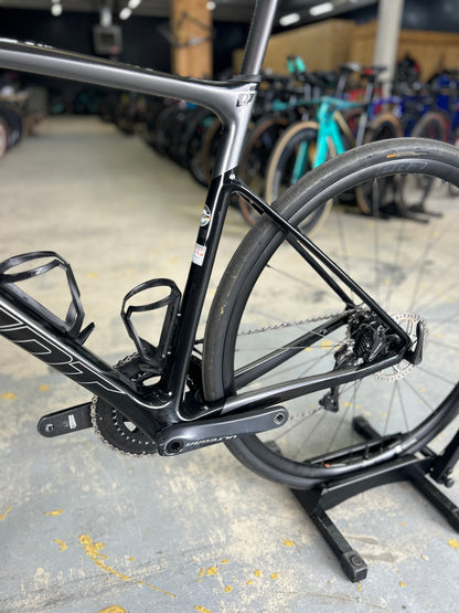 Giant Defy Advanced 2 Carbon Road Bike