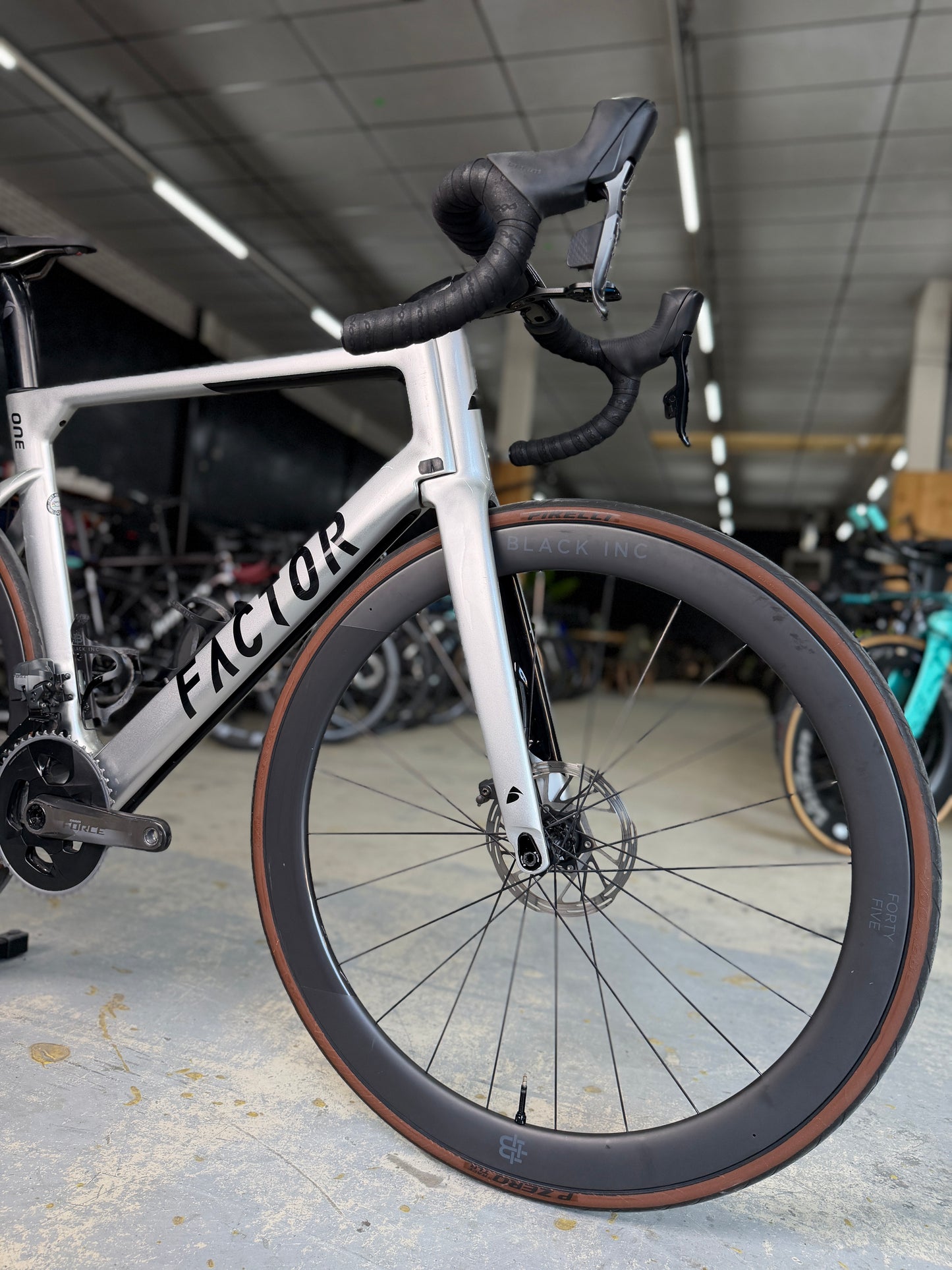 Factor ONE AXS Carbon Racefiets