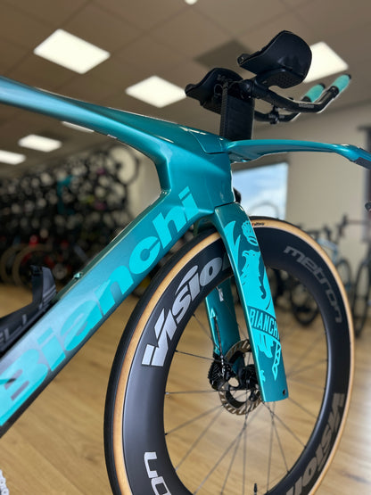 Bianchi Aquila RC Disc Di2 Carbon Racefiets