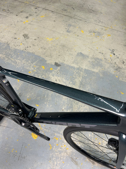NEW Giant TCR Advanced Di2 Carbon Road Bike