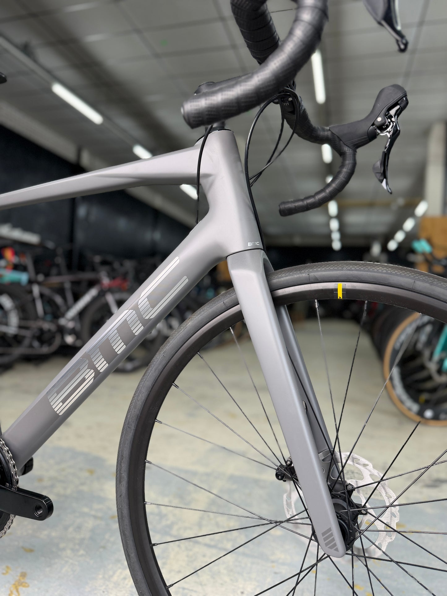 NIEUW BMC Roadmachine FIVE Carbon Racefiets