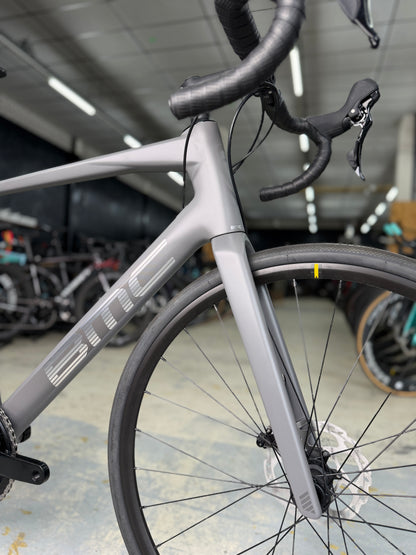 NIEUW BMC Roadmachine FIVE Carbon Racefiets