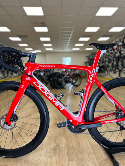 500km Pinarello Dogma F10 Disc Carbon Racefiets