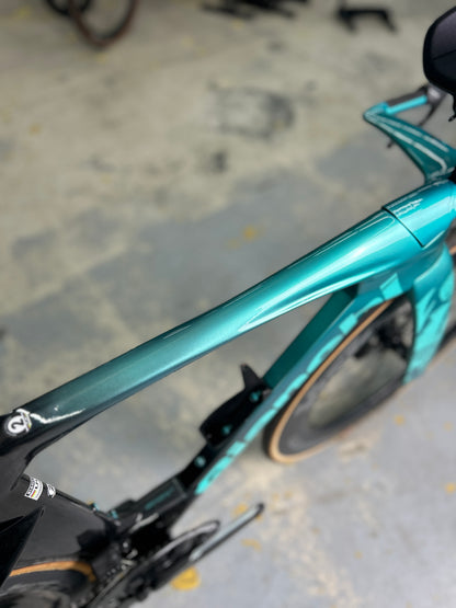 Bianchi Aquila RC Disc Di2 Carbon TT