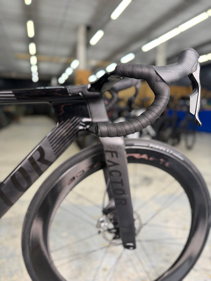 250km Factor ONE SRAM Red eTap Carbon Racefiets