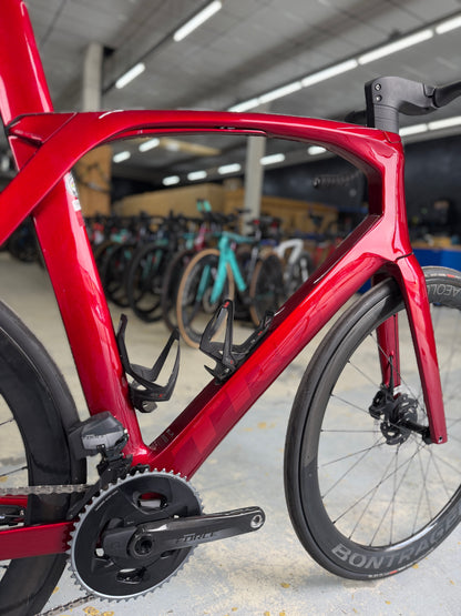 1000km Trek Madone SLR7 eTap Carbon Racefiets