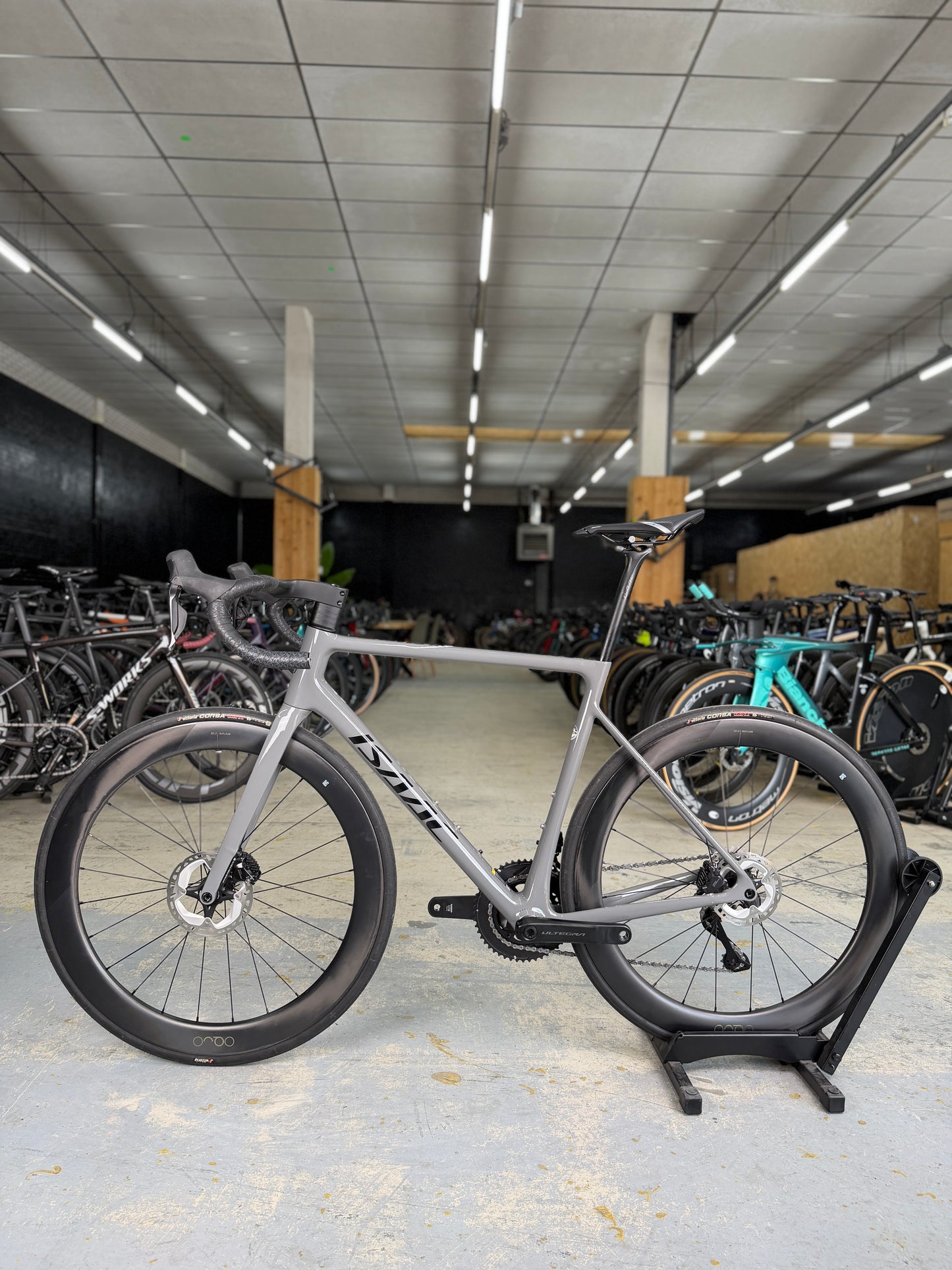 Isaac Element Di2 Carbon Racefiets