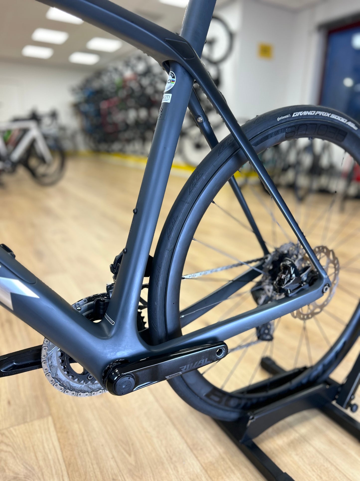 Trek Domane SL6 AXS Carbon Disc Racefiets