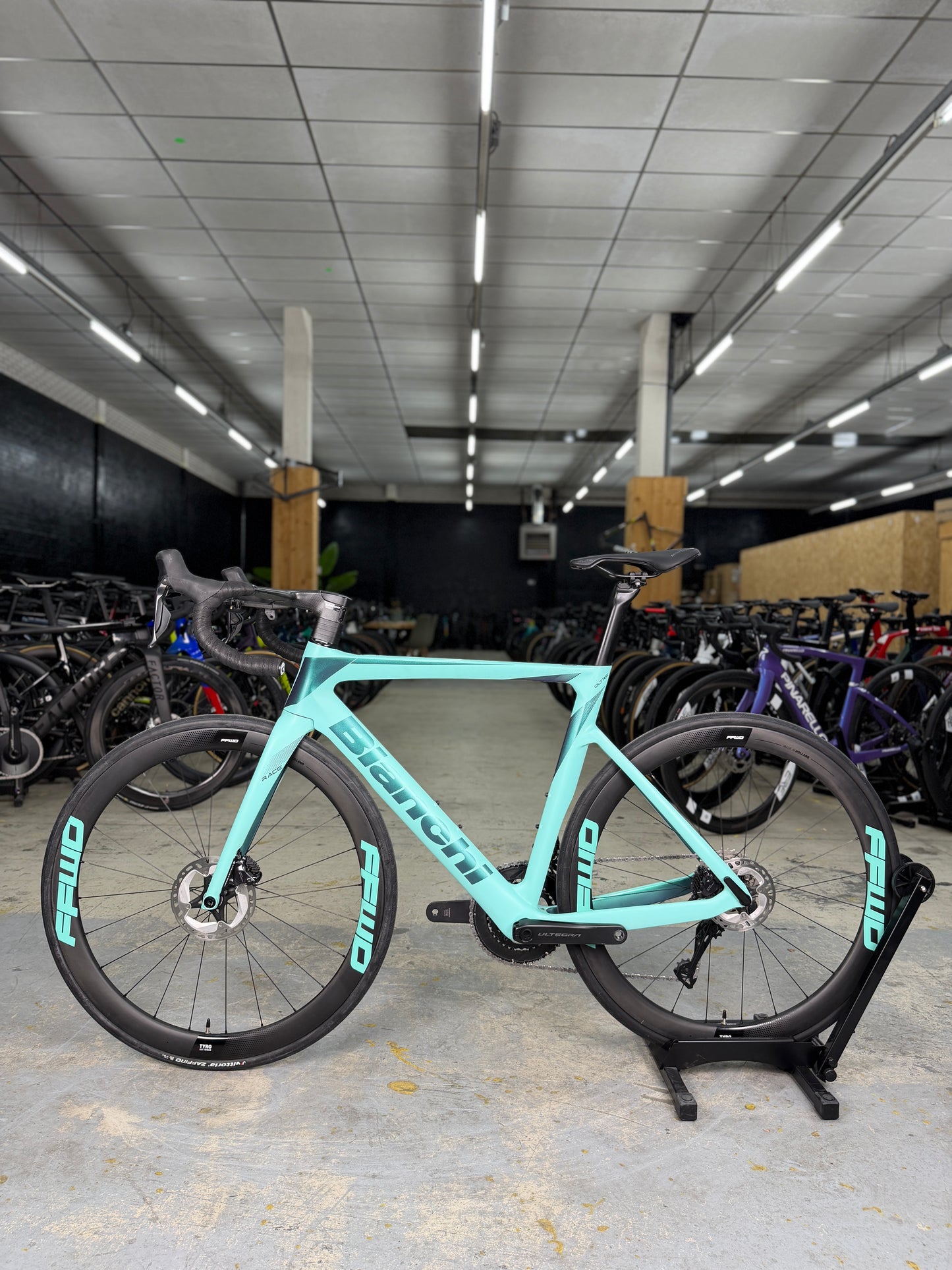Bianchi Oltre Race Di2 Carbon Road Bike