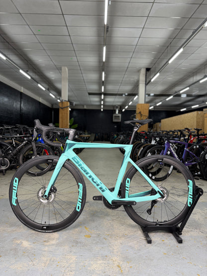 Bianchi Oltre Race Di2 Carbon Road Bike