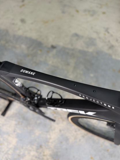 SHOWROOM Trek Domane SLR Di2 Carbon Racefiets