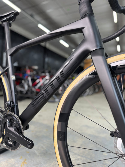 NIEUW BMC Roadmachine Di2 Carbon Racefiets