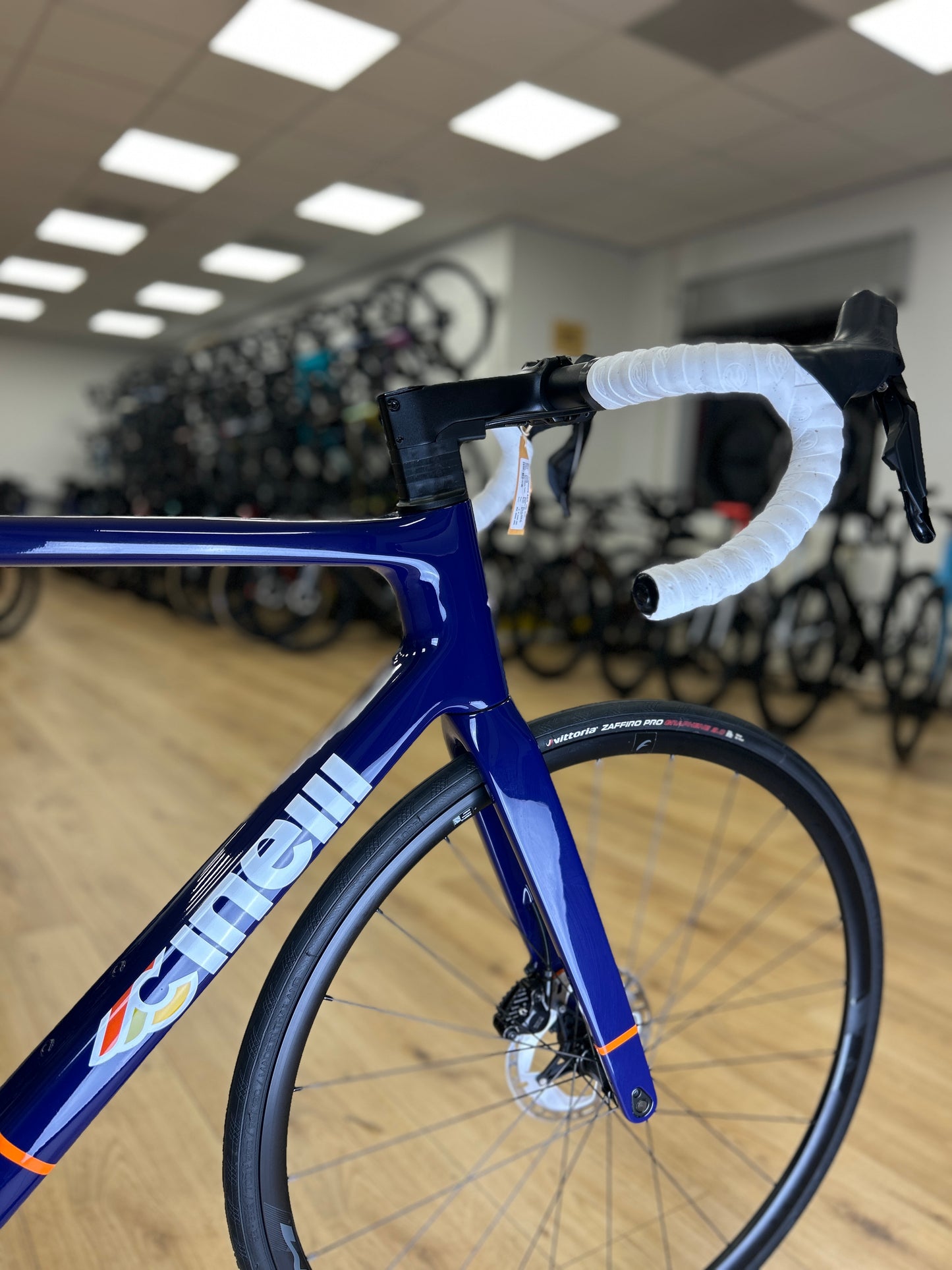 0km Showroom Model Cinelli Pressure Di2 Carbon Racefiets