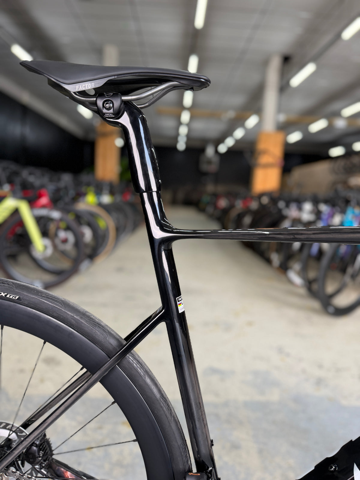 NIEUW Factor O2 VAM Di2 Carbon Racefiets