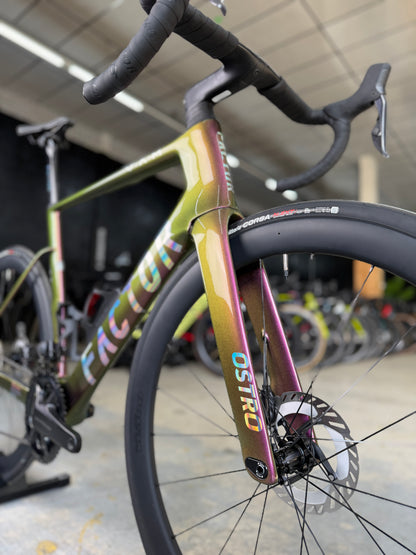NIEUW Factor Ostro VAM Di2 Carbon Racefiets