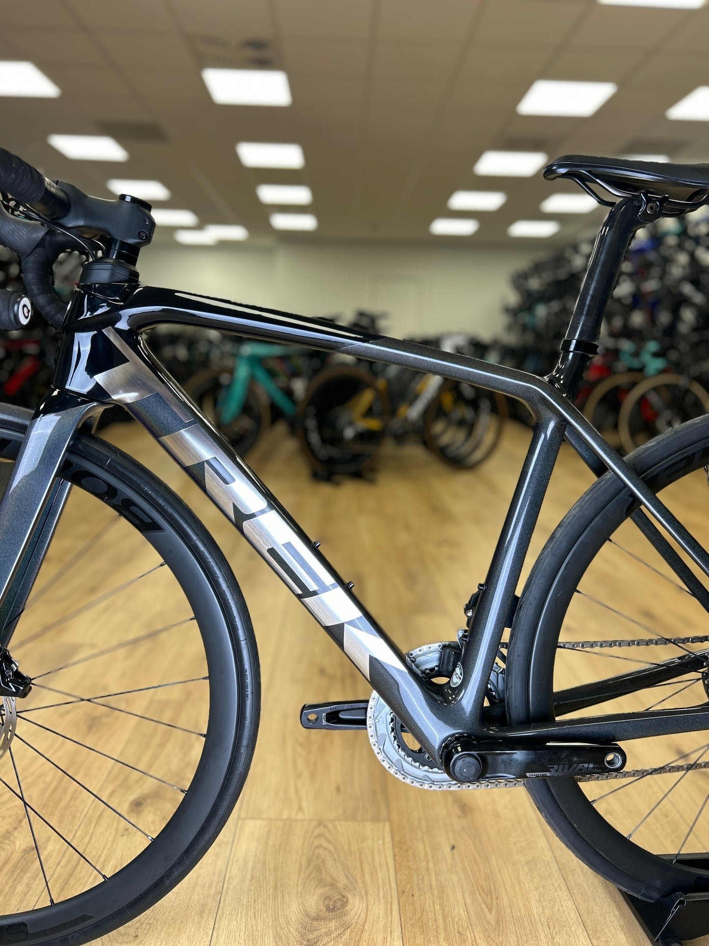 Trek Emonda SL6 AXS Carbon Road Bike