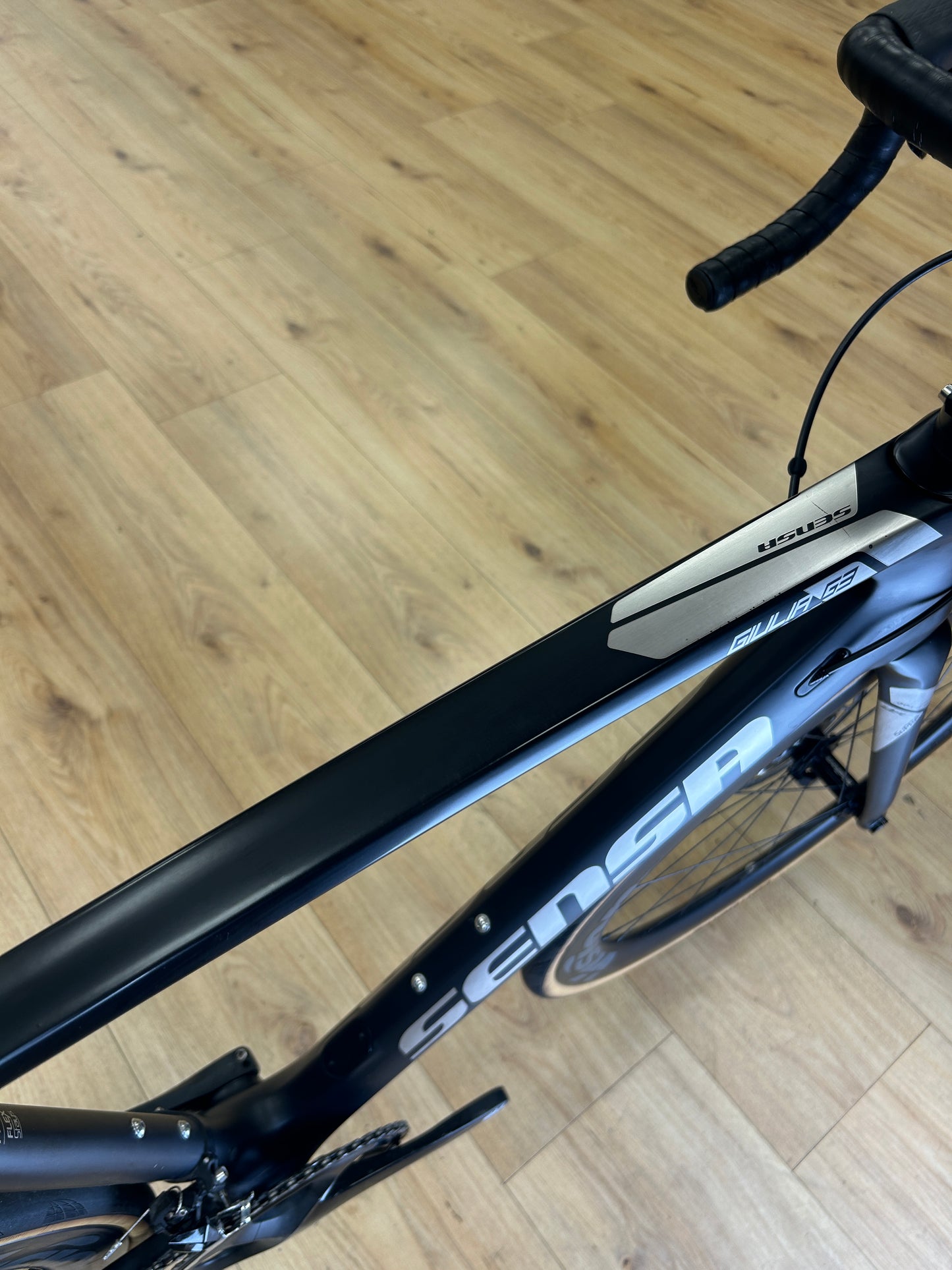 Sensa Giulia Carbon Racefiets