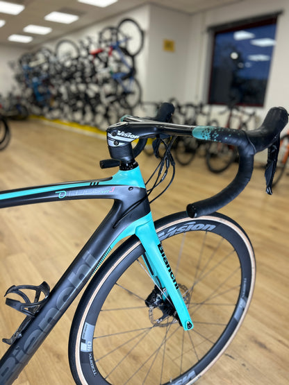Bianchi Oltre Xr3 Disc Carbon Racefiets
