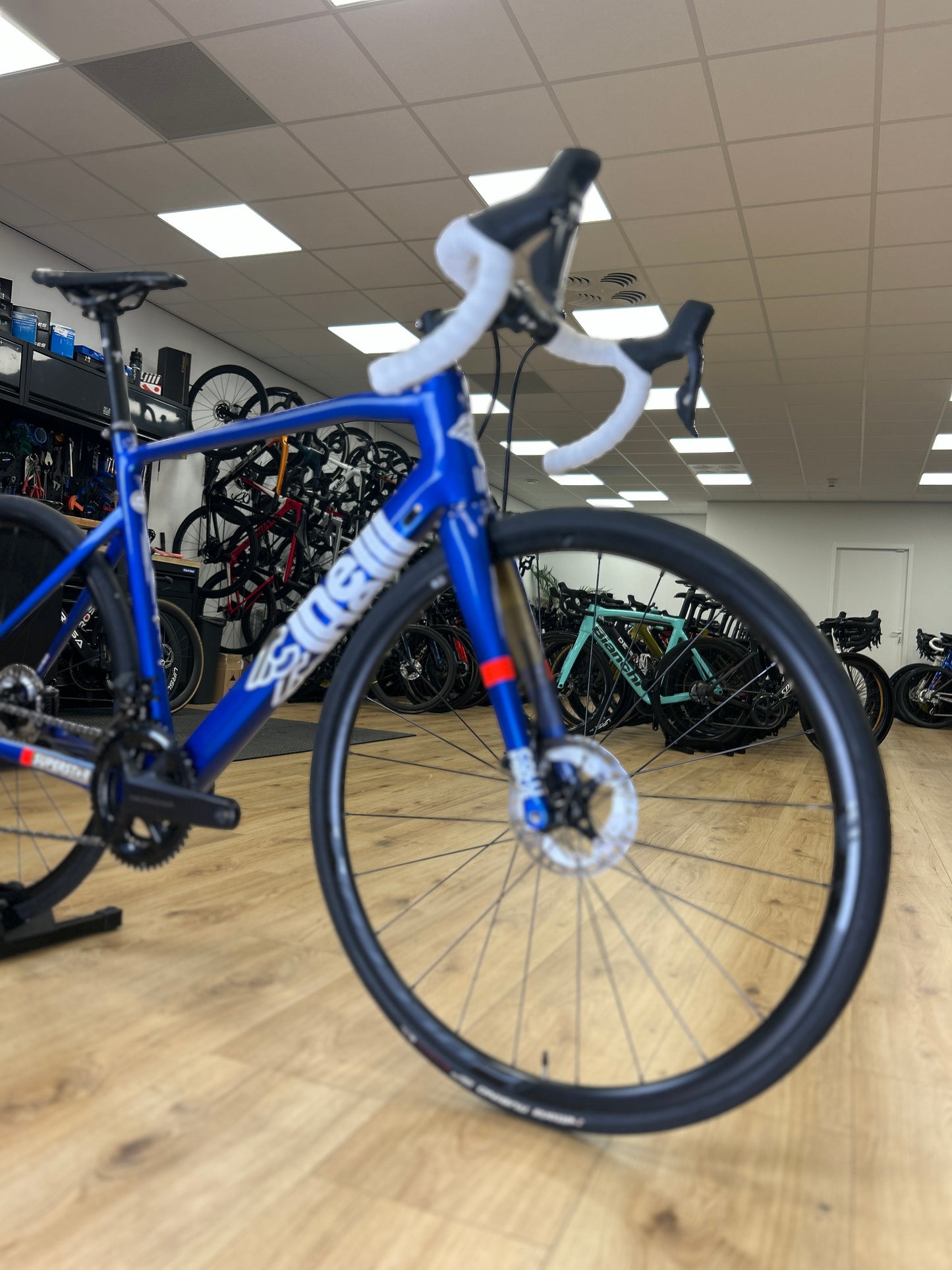 0km Showroom Model Cinelli Superstar Di2 Carbon Racefiets