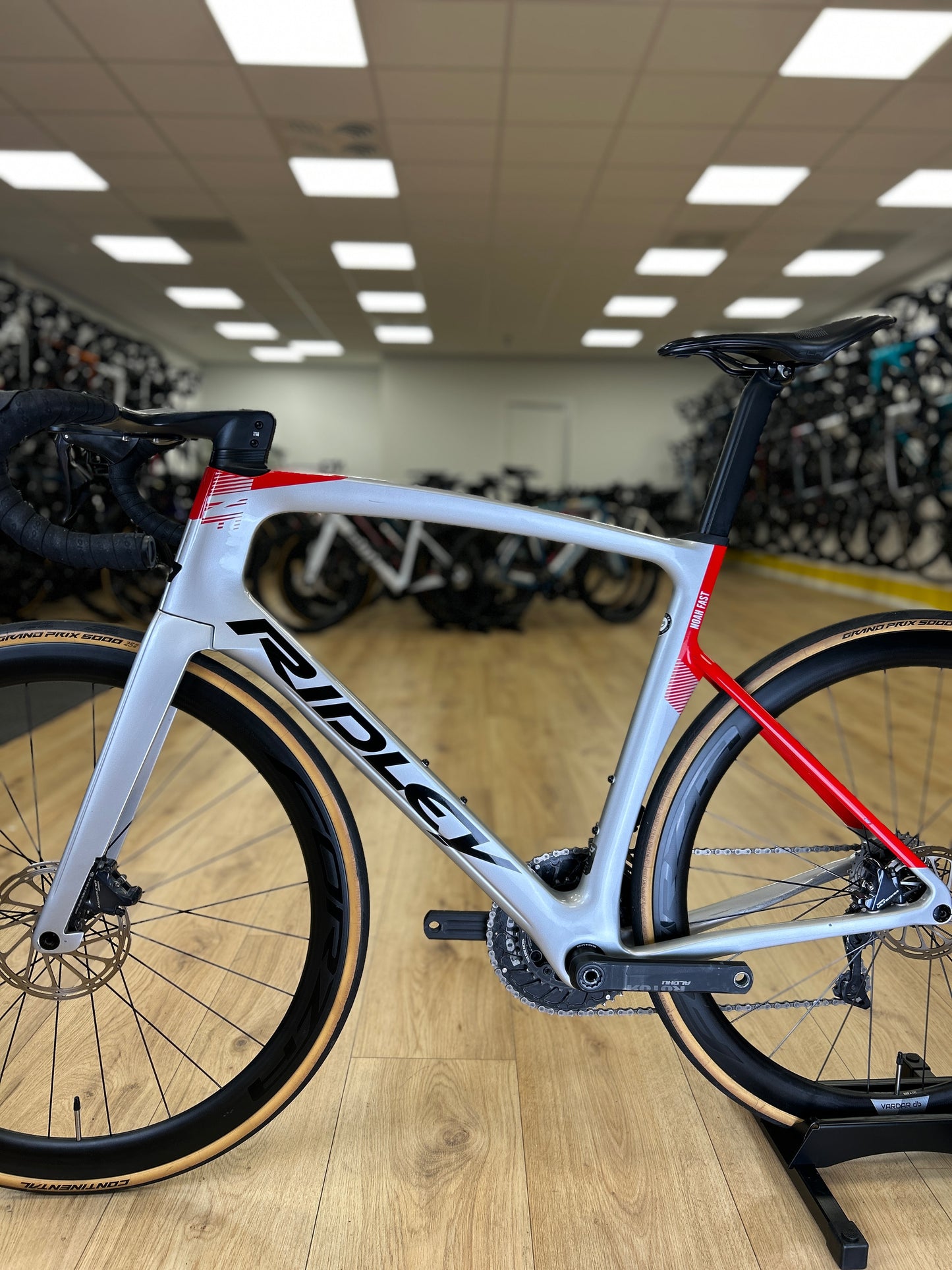 Ridley Noah Fast Disc Di2 Carbon Racefiets