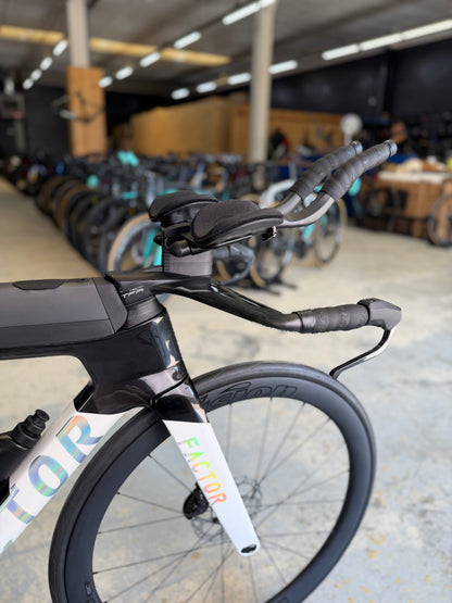 Demo Factor SLiCK Di2 Carbon TT