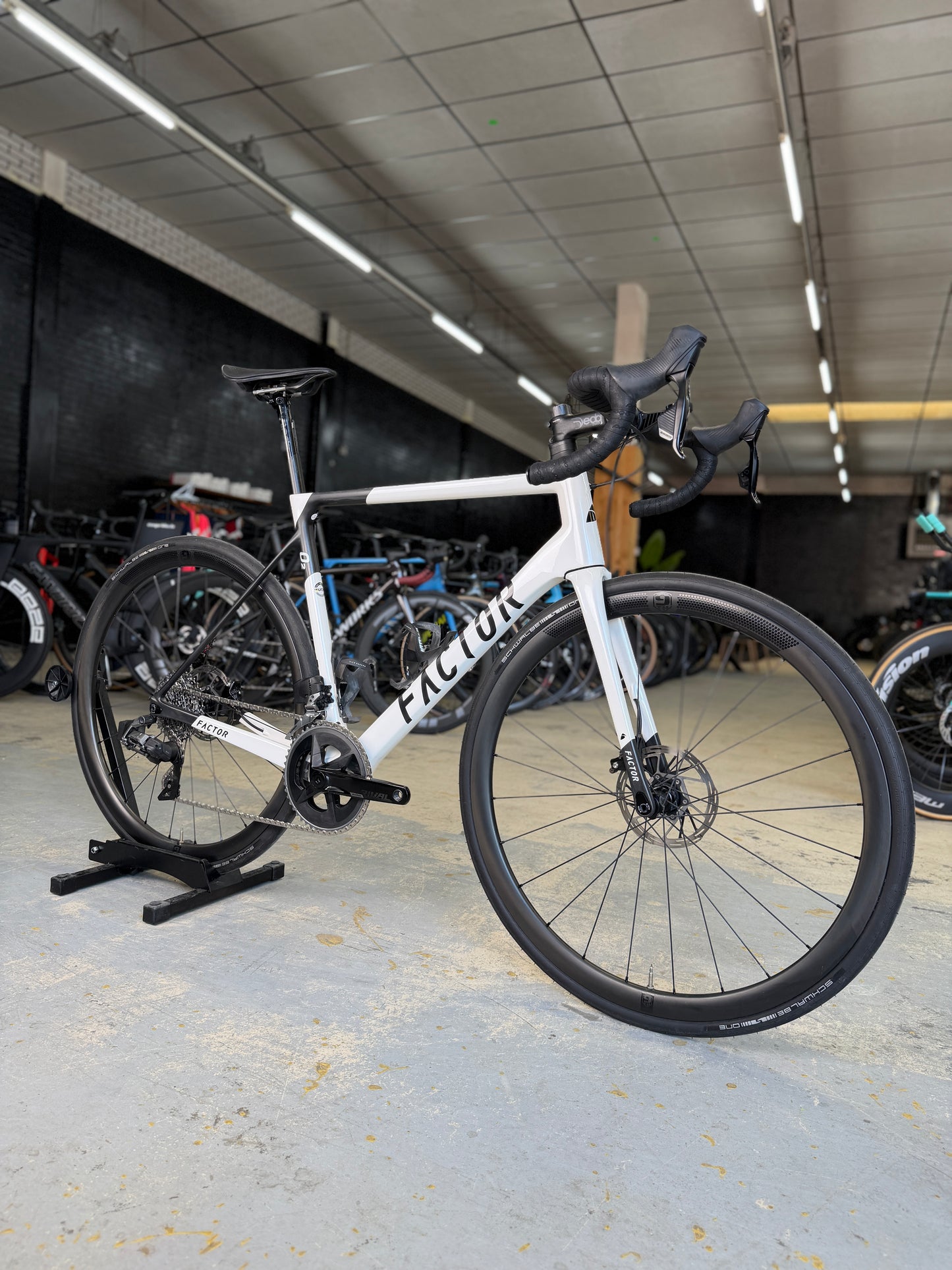 Factor O2 AXS Carbon Racefiets
