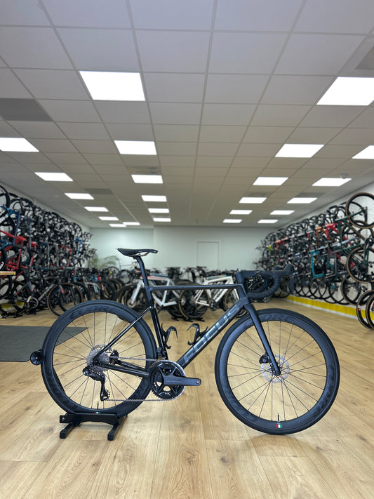 Focus Izalco Max 9.8 Di2 Carbon Racefiets