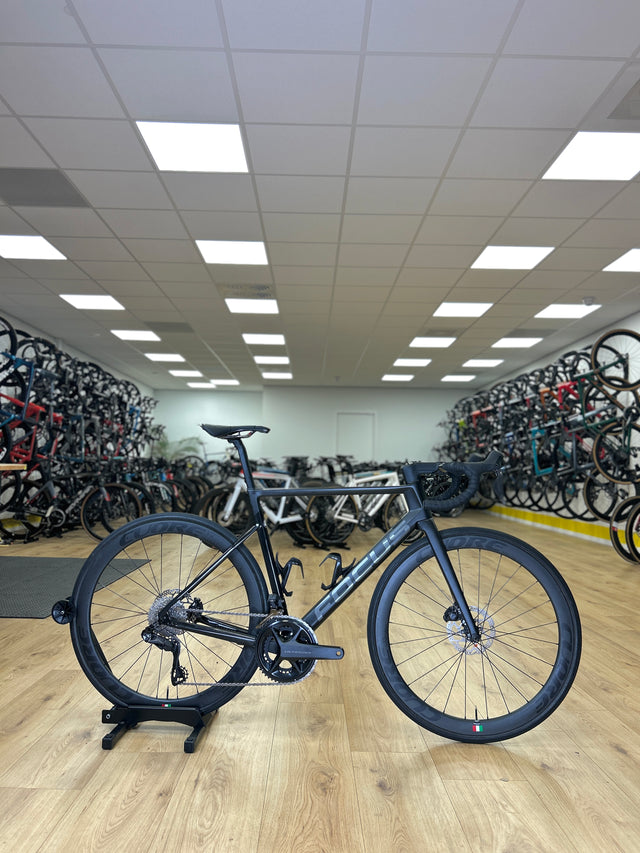Focus Izalco Max 9.8 Di2 Carbon Racefiets