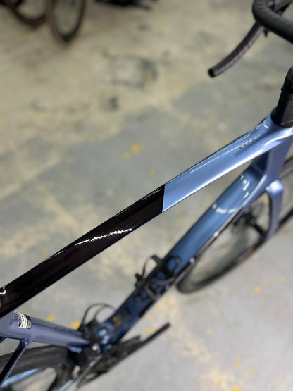 NEW Giant Defy Advanced Di2 Carbon Road Bike
