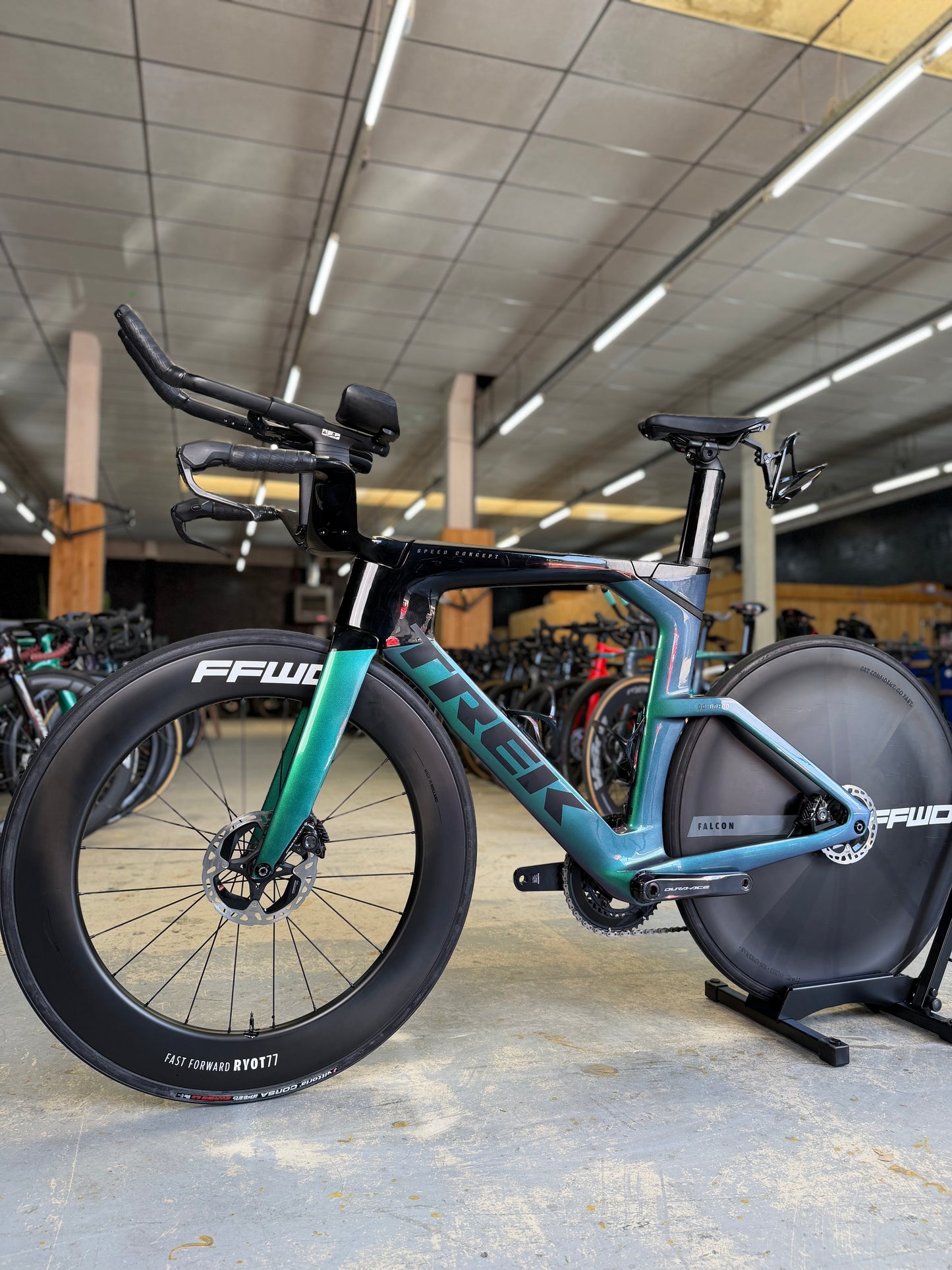 500km Trek Speed Concept SLR9 Dura Ace Di2 Carbon TT