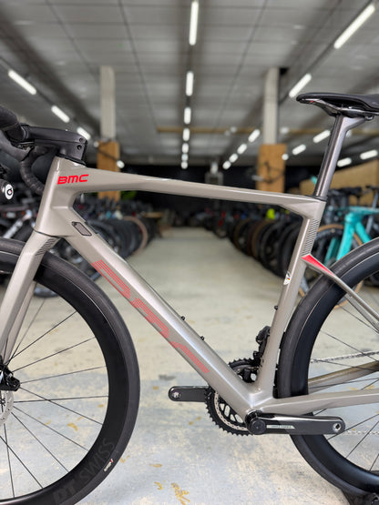 BMC Roadmachine 01 THREE AXS Carbon Racefiets
