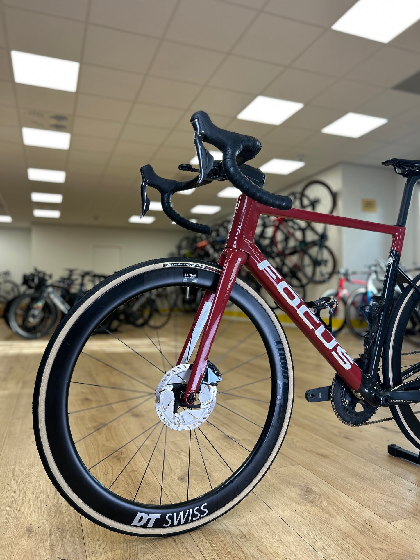 Focus Izalco Max 9.8 Di2 Carbon Racefiets
