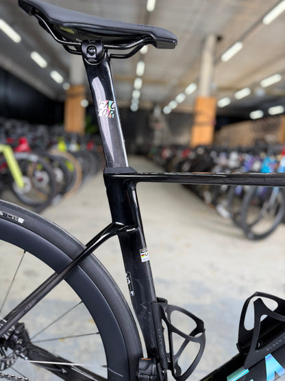 NIEUW Factor Ostro VAM Di2 Carbon Racefiets