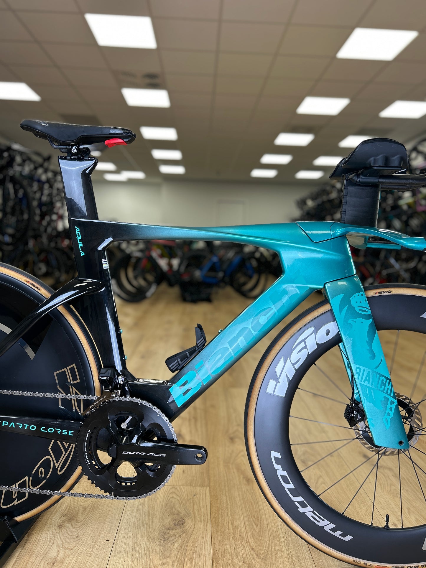 Bianchi Aquila RC Disc Di2 Carbon Racefiets