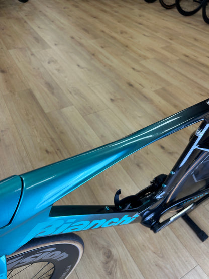 Bianchi Aquila RC Disc Di2 Carbon TT