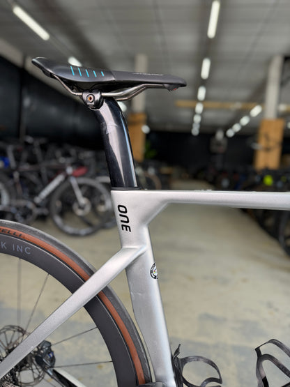 Factor ONE AXS Carbon Racefiets